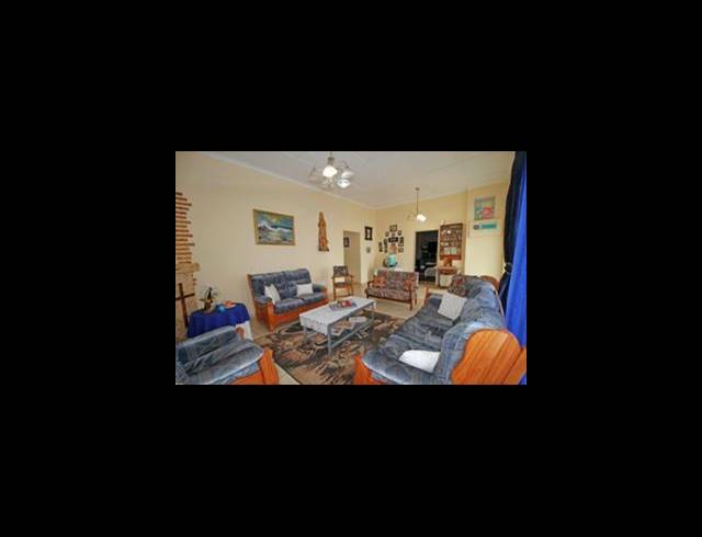 6 BEDROOM HOUSE FOR SALE IN PRIMROSE